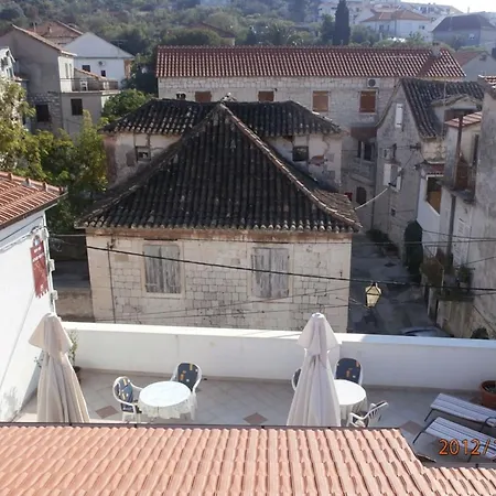 Klaudija's Charming & 3*