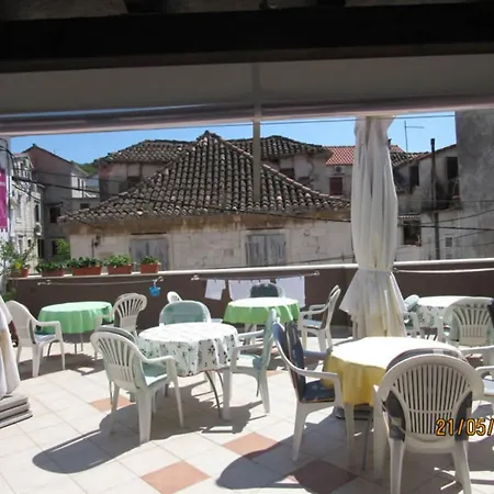 Klaudija's Charming & Gostinjska kuća