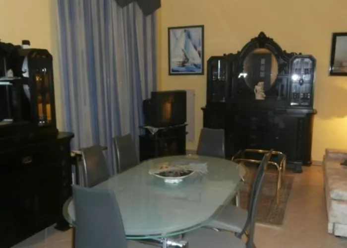 Klaudija's Charming & 3*